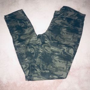 Camouflage skinny jeans 👖